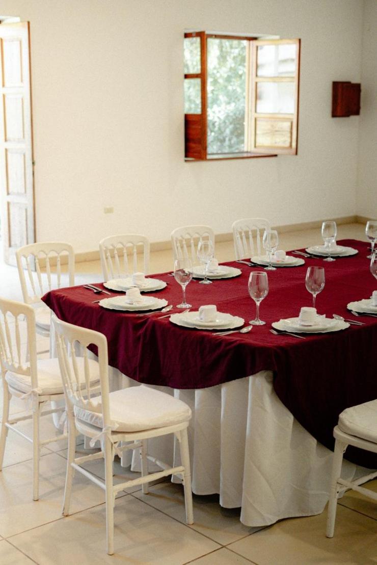 Best Western Plus Posada De Don Vasco Pátzcuaro Zewnętrze zdjęcie A table set for a meal