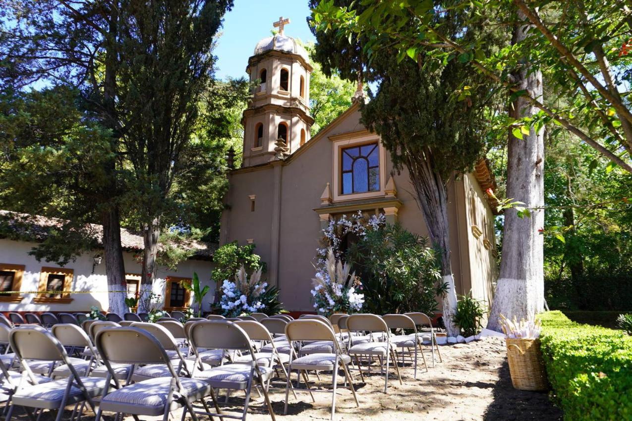 Best Western Plus Posada De Don Vasco Pátzcuaro Zewnętrze zdjęcie The church of Saint-André