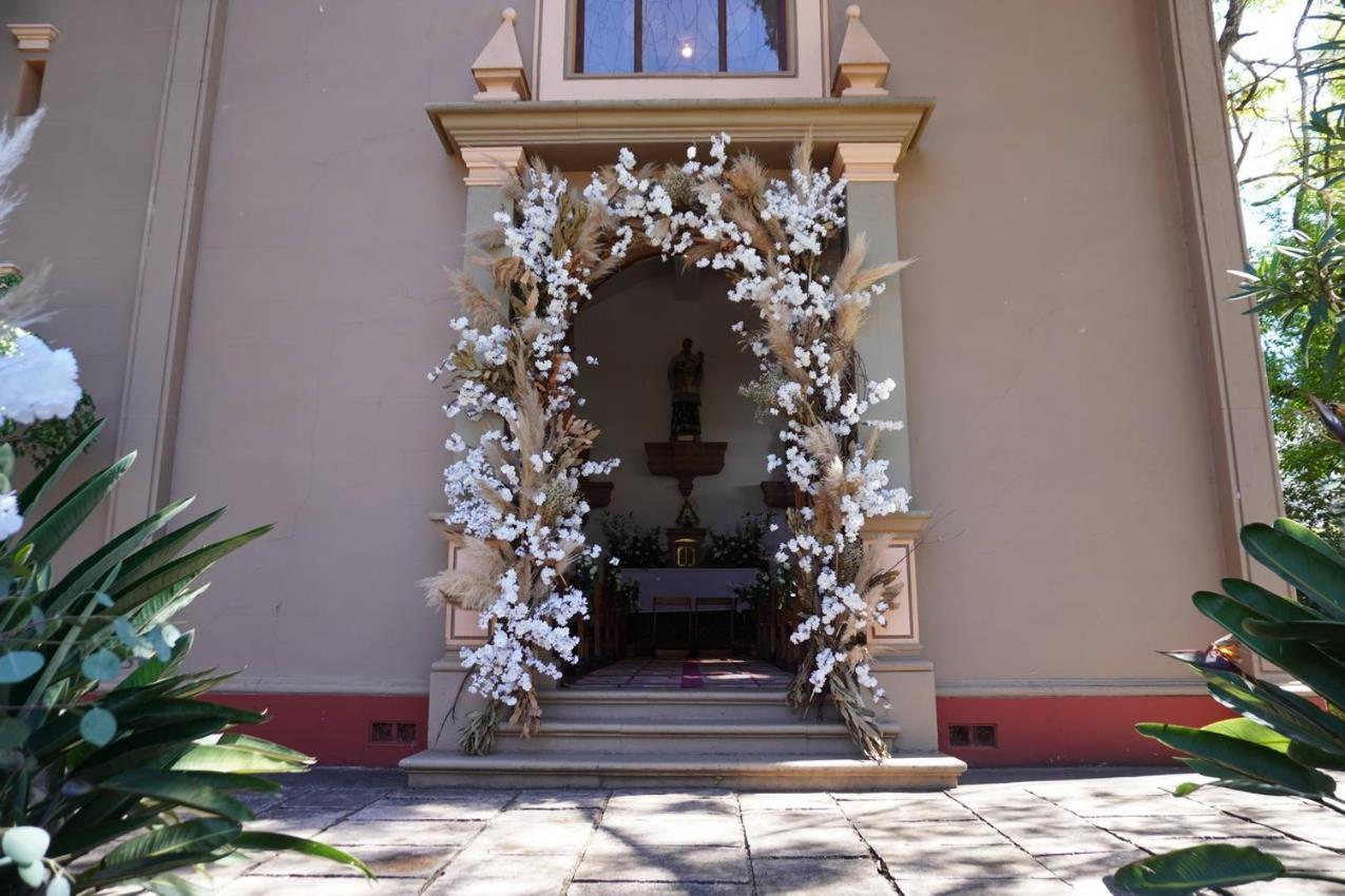 Best Western Plus Posada De Don Vasco Pátzcuaro Zewnętrze zdjęcie The entrance to the church